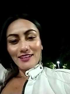 Yaomy nude on cam for live sex chat