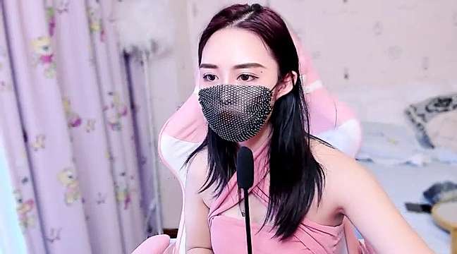 A-lilili nude on cam for live sex chat