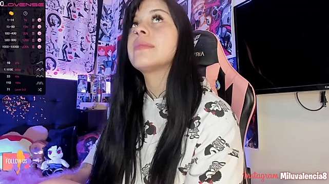 aleevalencia nude on cam for live sex chat