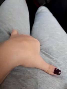 bellelouise98 nude on cam for live sex chat