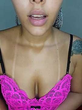 CarolliR nude on cam for live sex chat