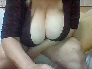 ELISXXL nude on cam for live sex chat