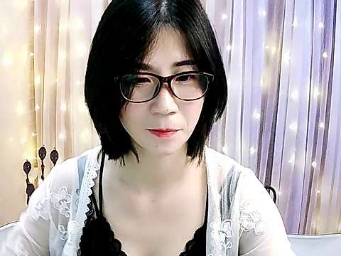 J_FENG520 nude on cam for live sex chat