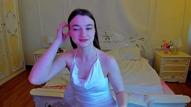 LolaWayne nude on cam for live sex chat