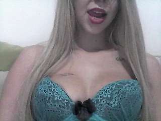 Lunnafantinni nude on cam for live sex chat