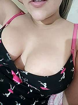 maluziinhaa nude on cam for live sex chat