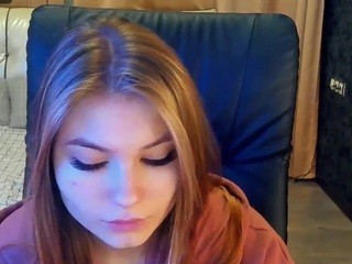 MilksShake naked on Live Cam Sex Chat