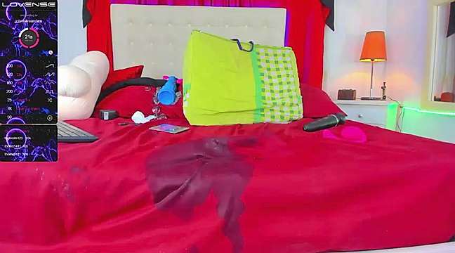 paamelasmiith nude on cam for live sex chat