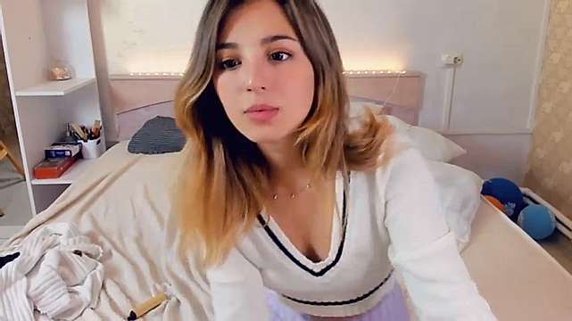 VanessaHault nude on cam for live sex chat