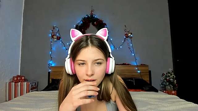 Wonderful_Ellie nude on cam for live sex chat