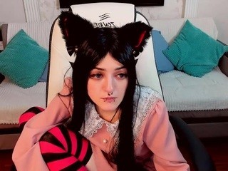 Elis-Winter naked on Live Cam Sex Chat