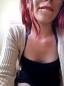 MelanyStar nude on cam for live sex chat