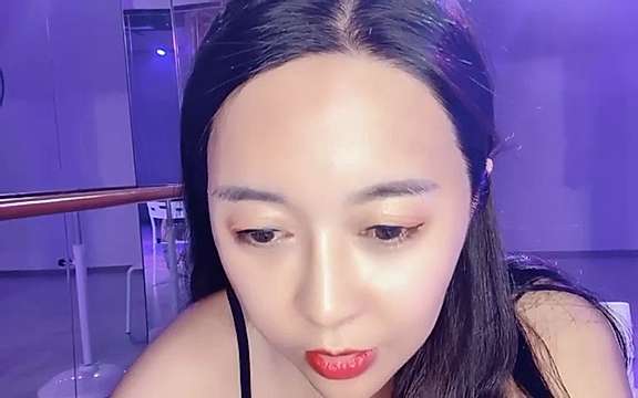 Susan-001 nude on cam for live sex chat