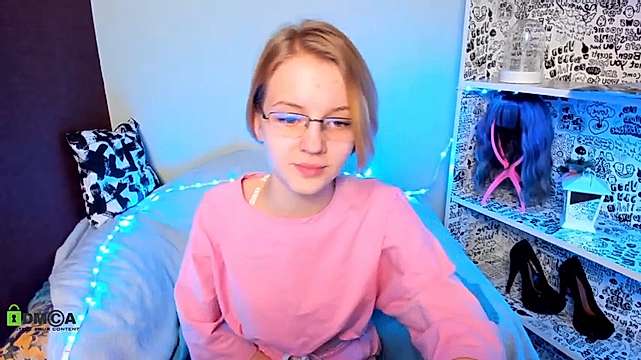 CarolinaLu nude on cam for live sex chat