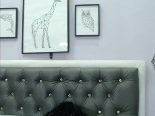 Elle 18 Giselle, ?? naked on Live Cam Sex Chat