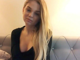GinaDESIRE naked on Live Cam Sex Chat