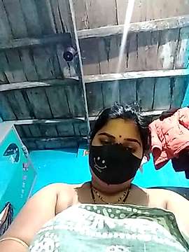 Juicy-Bhabhi nude on cam for live sex chat