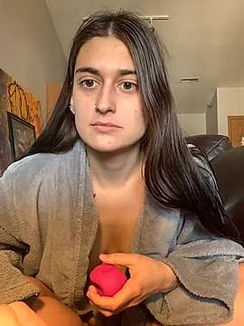 LilyLou nude on cam for live sex chat