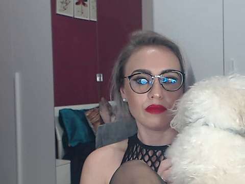 LuanaColucci nude on cam for live sex chat