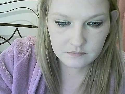 Sexygal300300 nude on cam for live sex chat