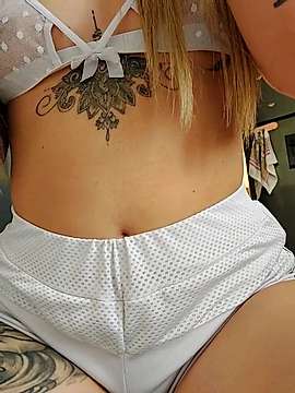 SofiaFoxter nude on cam for live sex chat