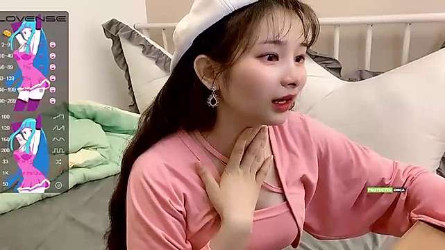 Cute_Top nude on cam for live sex chat