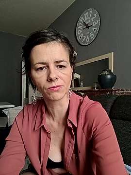 Misslilie01 nude on cam for live sex chat