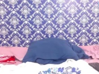Laurathomson naked on Live Cam Sex Chat