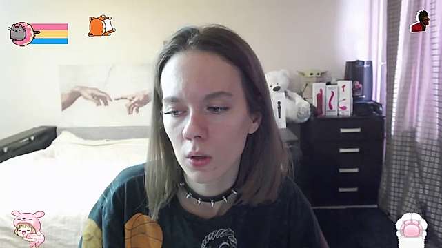 LittleElsie nude on cam for live sex chat