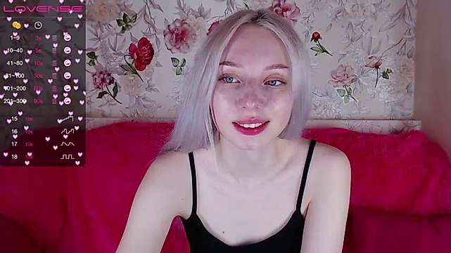 LollyDreams nude on cam for live sex chat