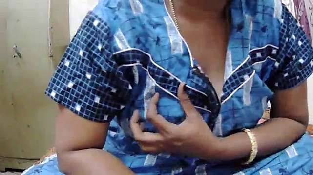 Mayavignee nude on cam for live sex chat