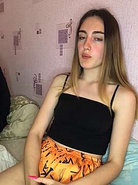 Ketrin-vi nude on cam for live sex chat