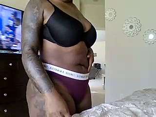 blackbeauty79 nude on cam for live sex chat