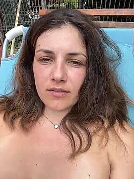 DaisyVibes nude on cam for live sex chat