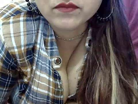 hot-alisha nude on cam for live sex chat