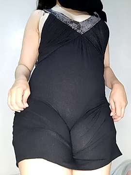 rahaaaF nude on cam for live sex chat