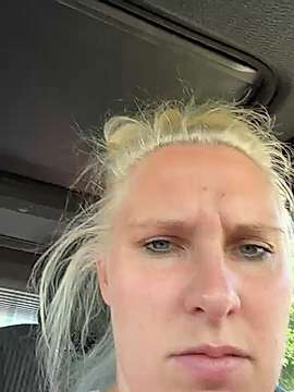 DaddysGoodGirl96 nude on cam for live sex chat