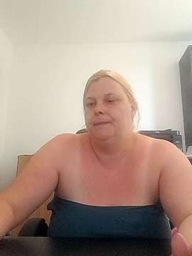 virginiageil nude on cam for live sex chat