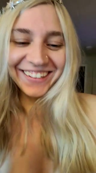 ScarletCallings nude on cam for live sex chat
