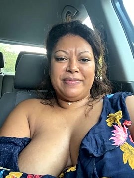 Sensual-Lizy nude on cam for live sex chat