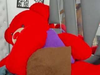 Leiza-Hills naked on Live Cam Sex Chat