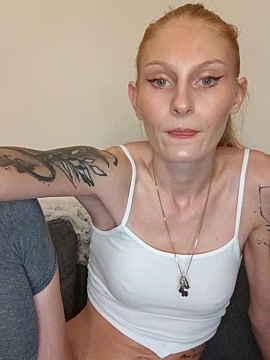 LessiaMia nude on cam for live sex chat
