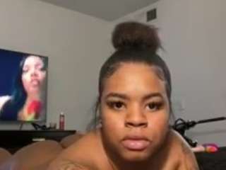 PrettyTunechi naked on Live Cam Sex Chat