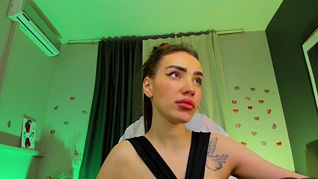 Kriss_babe nude on cam for live sex chat