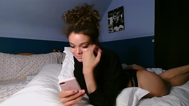mixxxedbabe nude on cam for live sex chat