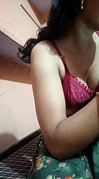 Poojasainy nude on cam for live sex chat