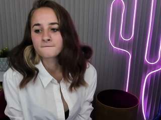 ZoeMilles naked on Live Cam Sex Chat