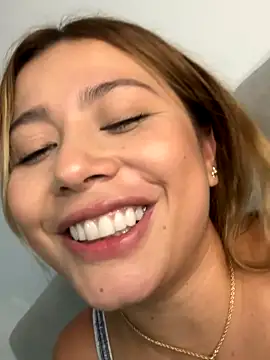 Alejandrabuiari nude on cam for live sex chat