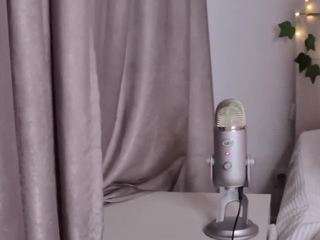 Floweramelia naked on Live Cam Sex Chat