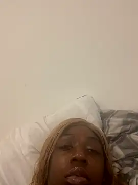 hotcocoa28 nude on cam for live sex chat